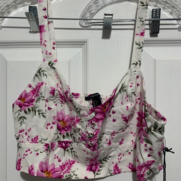NWT Forever 21 floral crop top - Picture 3 of 4